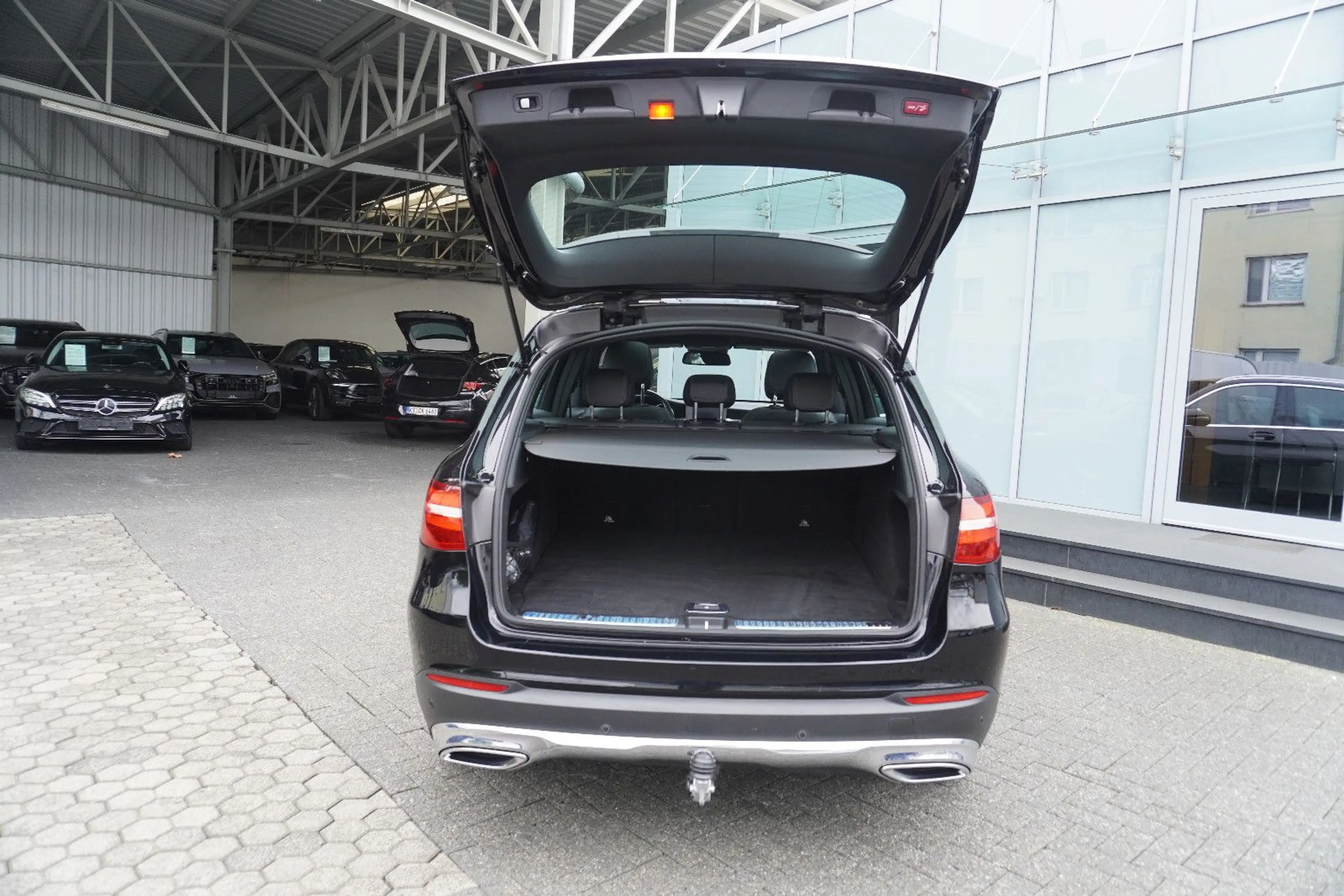 Mercedes-Benz GLC 250 d AMG Luxury 4M Pano/AHK/LED — photo 12