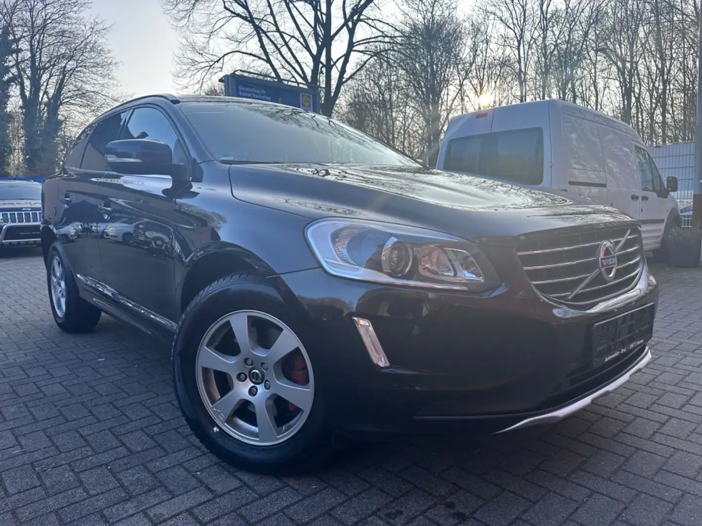 Volvo XC60 SummumAWD*AUT./PDC/KAM/PANO/Navi/MFL/TüvNEU Schwarz - 2