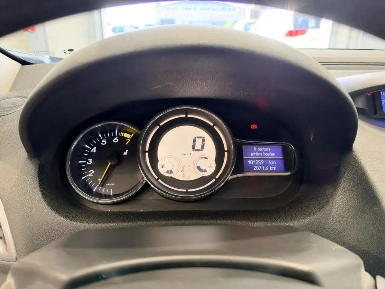 Renault Megane Citadine 5 portes — photo 10