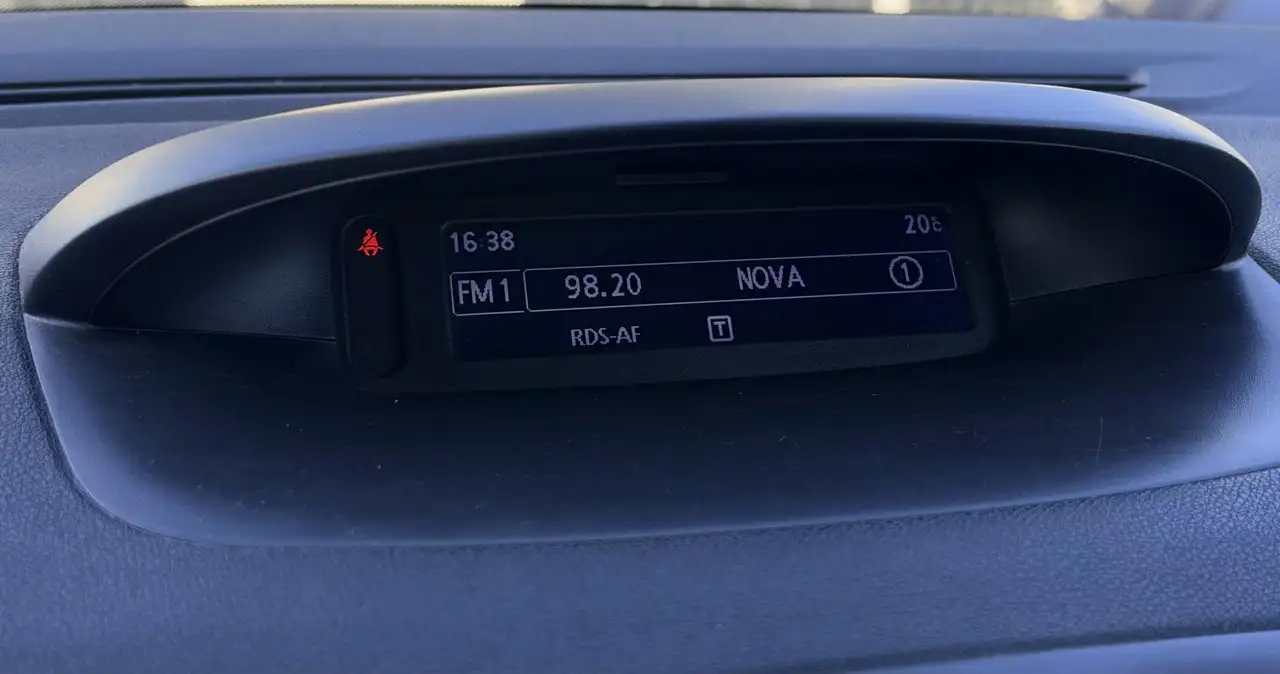 Renault Megane Citadine 5 portes — photo 13