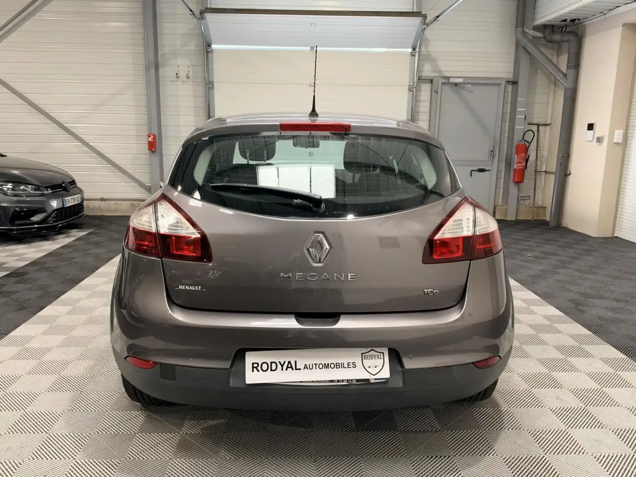 Renault Megane Citadine 5 portes — photo 4