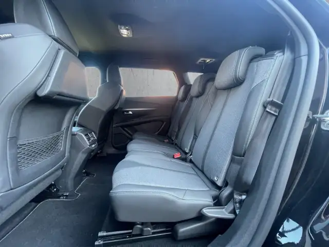 Peugeot 5008 view 8