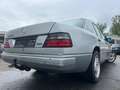Mercedes-Benz E 300 124 Klima TÜV 03/2026 Automatik SSD AHK Silber - thumbnail 13