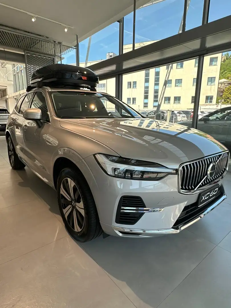 Volvo XC60 2.0 T6 phev Plus Bright AWD AUT Grigio - 1