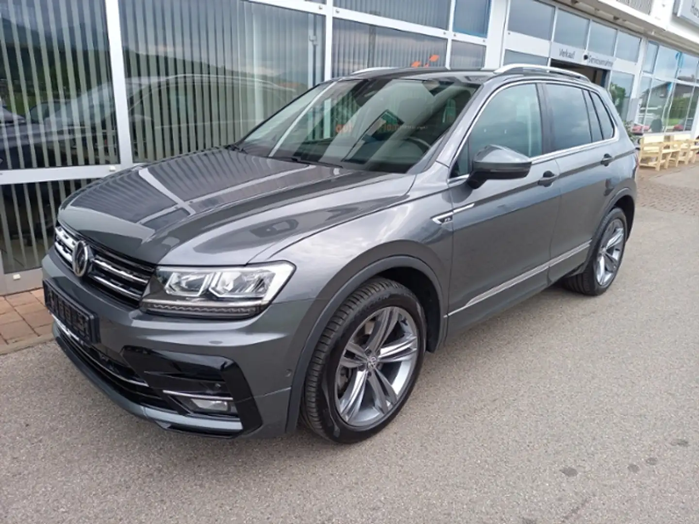 Volkswagen Tiguan Highline 4Motion R-LINE AHK RFK ACC Gris - 2