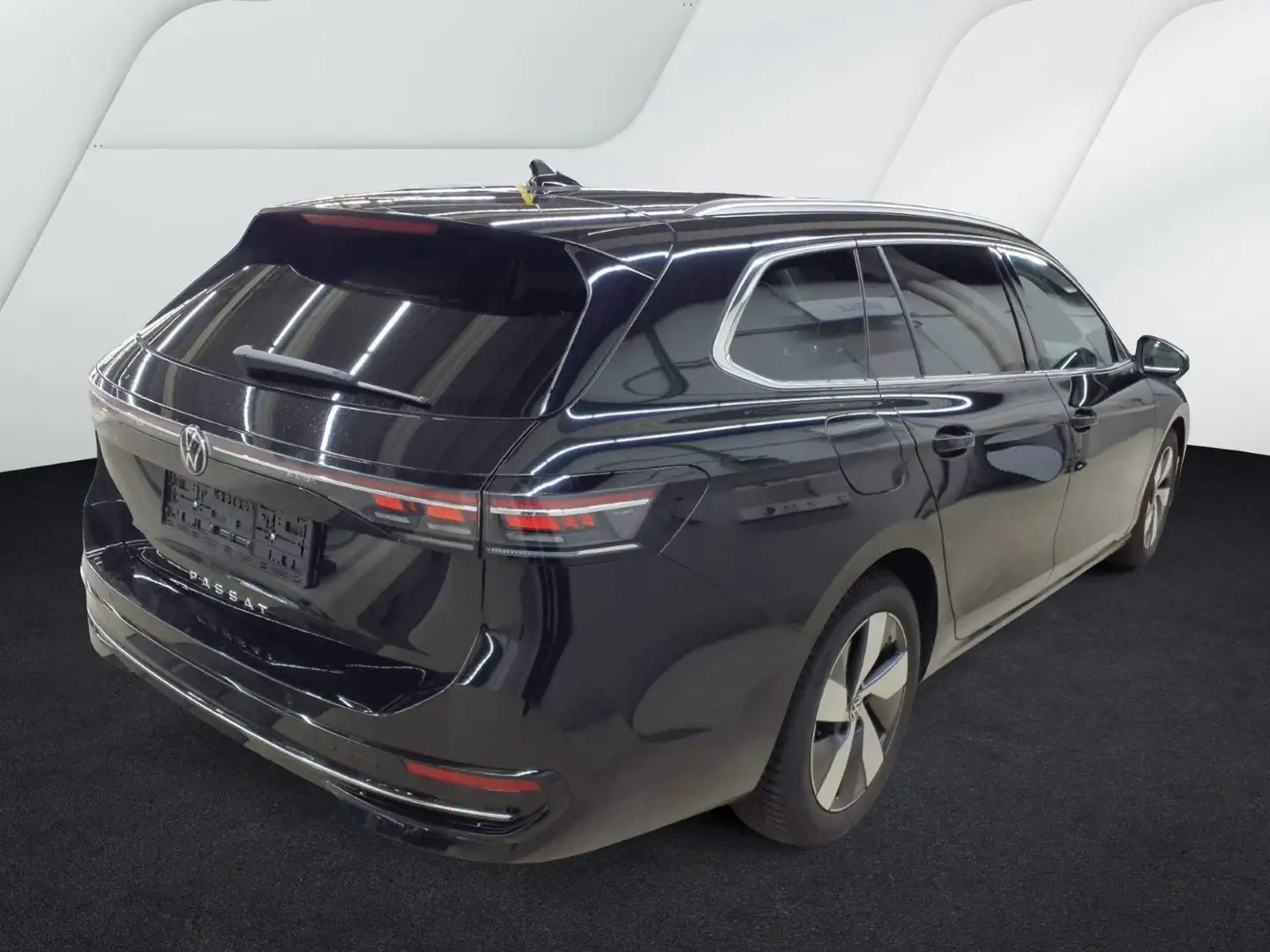 Volkswagen Passat Variant 2.0 TDI DSG Elegance ACC/IQ.Drive Zwart - 2