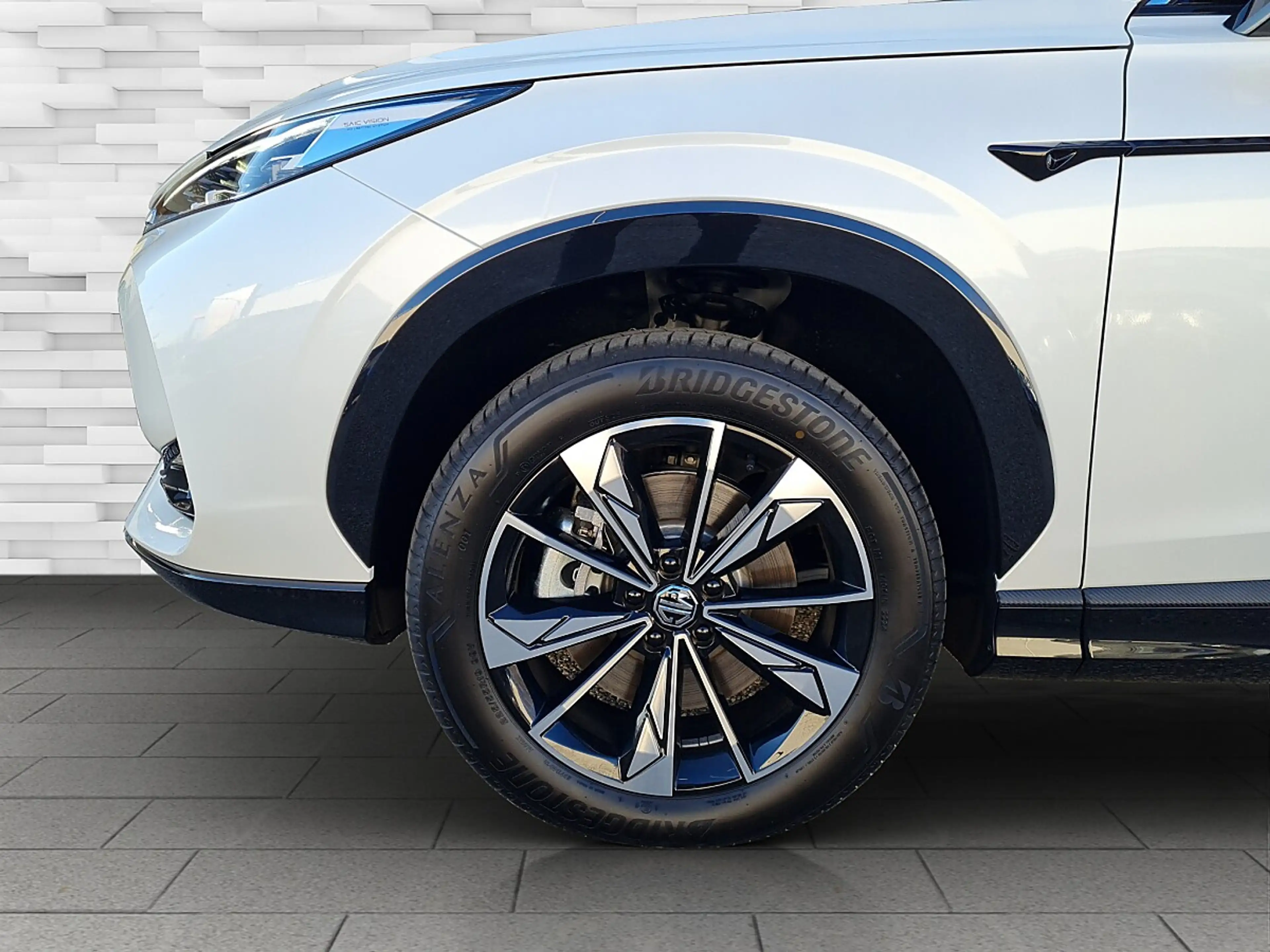 MG HS PHEV+ Luxury — photo 6