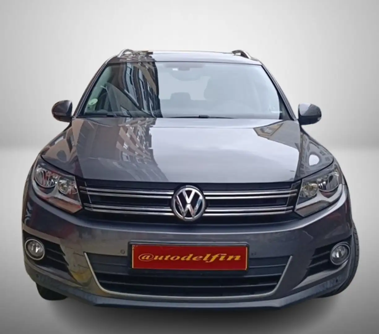 Volkswagen Tiguan 2.0TDI BMT Sport 4M DSG 140 Gris - 2
