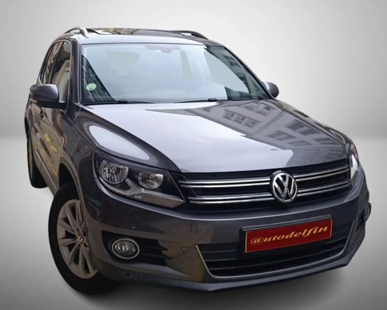 Volkswagen Tiguan 2.0TDI BMT Sport 4M DSG 140 Gris - 1