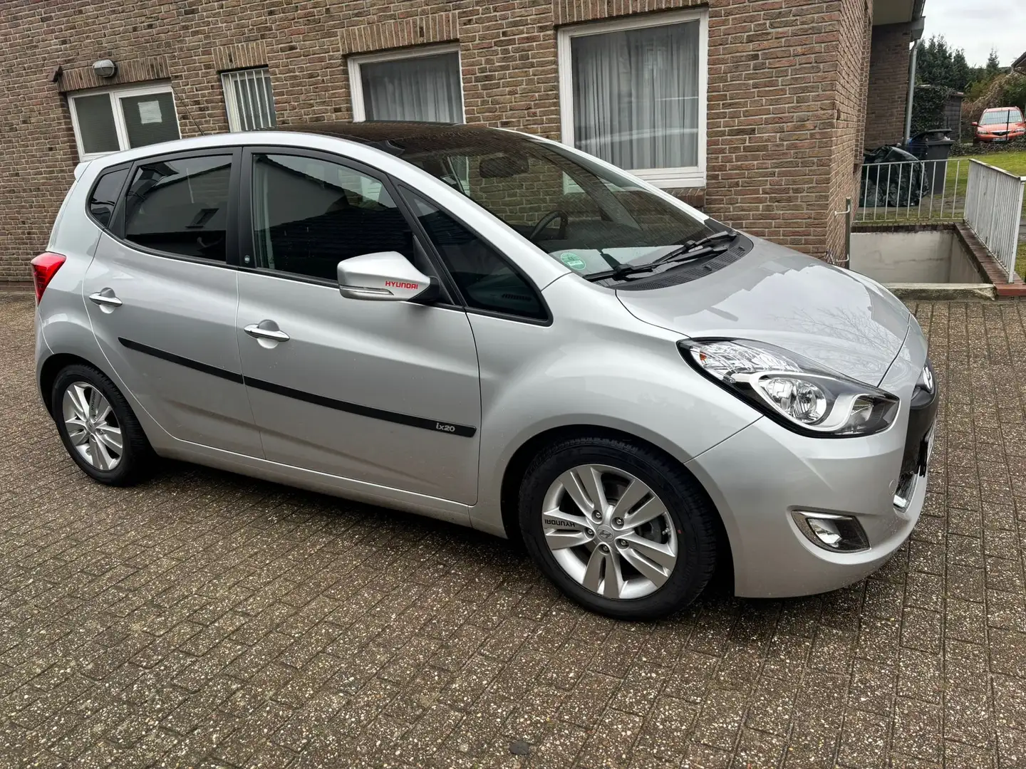Hyundai iX20 ix20 1.6 Automatik Style 78Tkm Tüv Neu Argent - 2