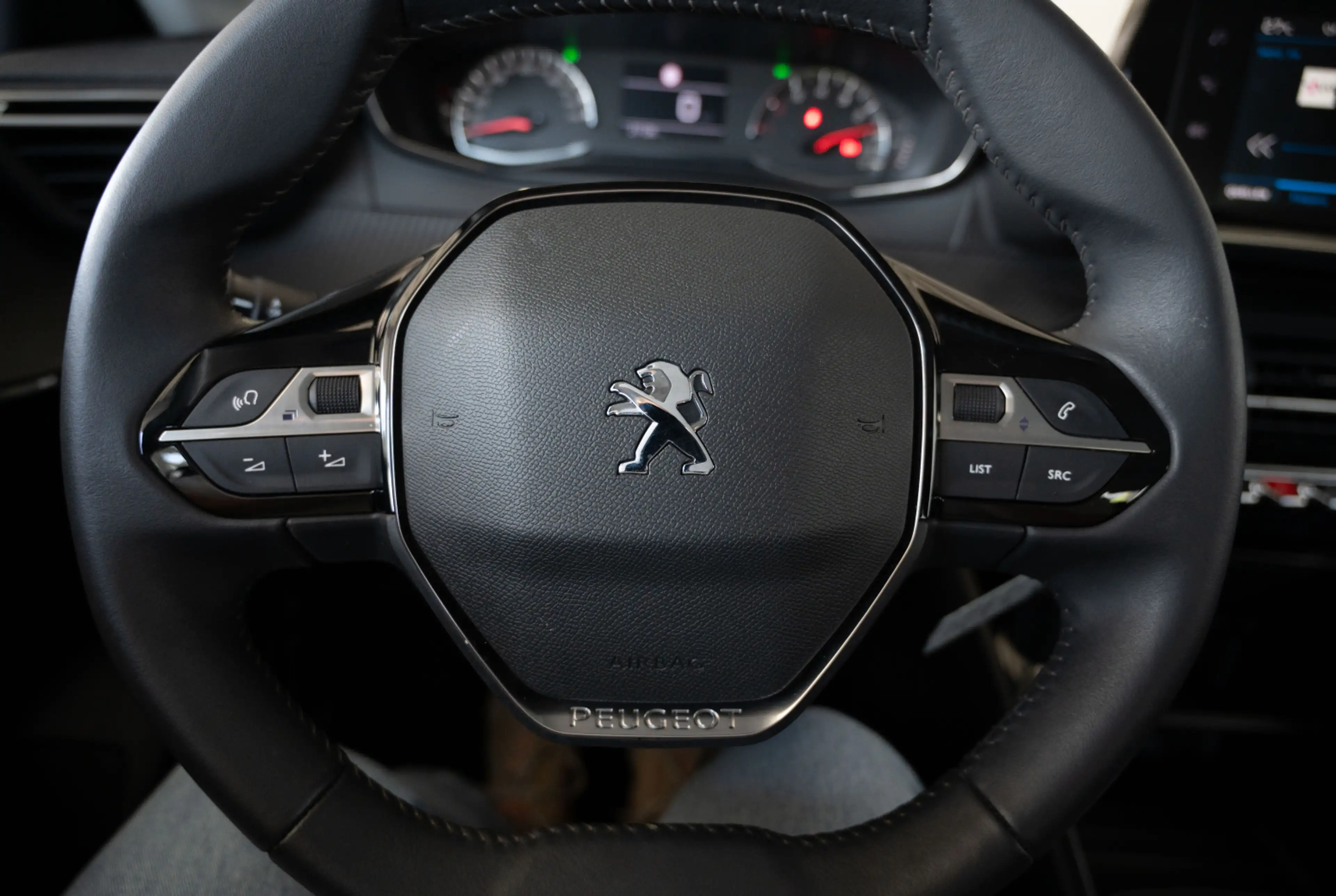 Peugeot 208 Active Pack PureTech 100 *SHZ*MIRROR-SCREEN*DAB* — photo 13