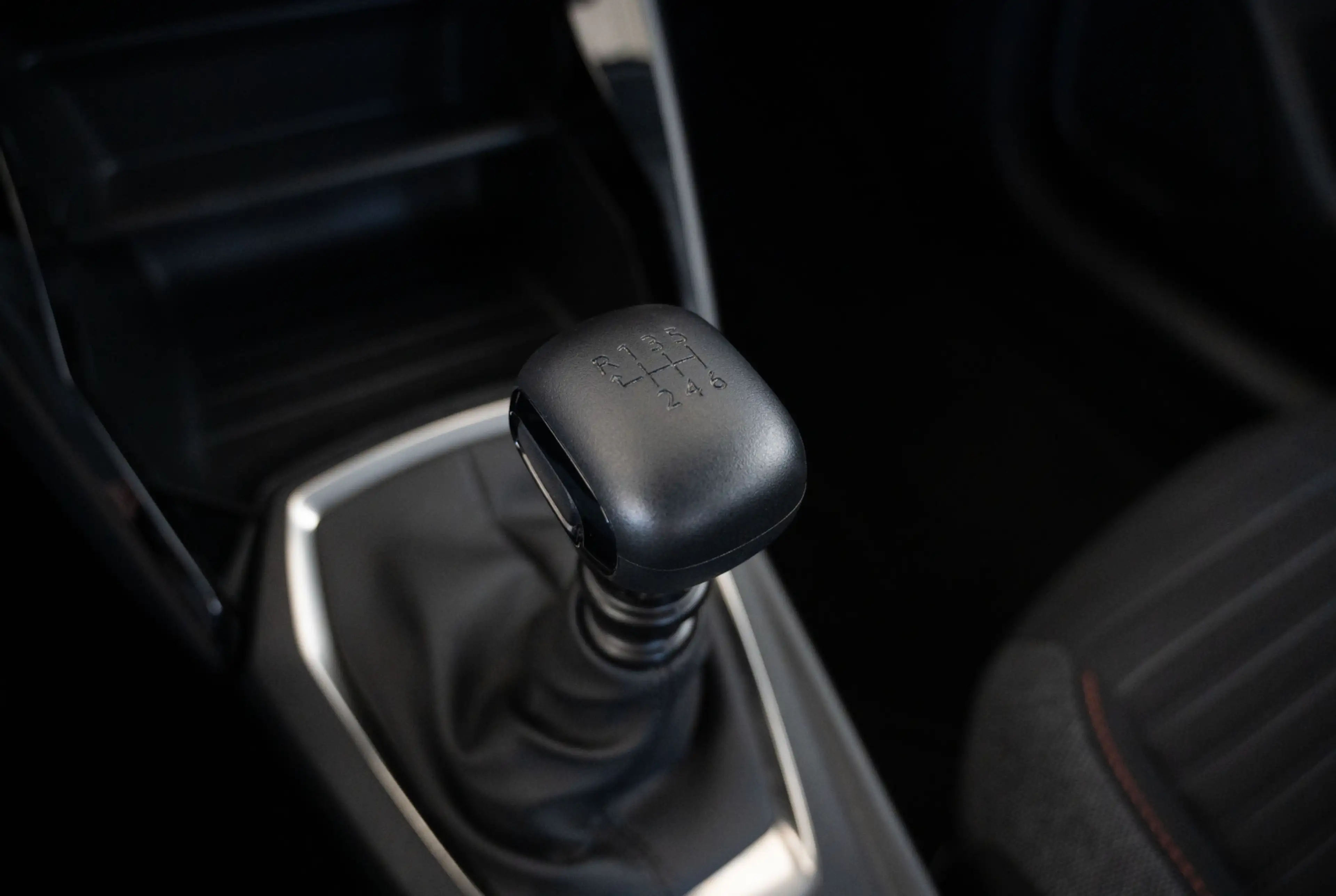 Peugeot 208 Active Pack PureTech 100 *SHZ*MIRROR-SCREEN*DAB* — photo 10