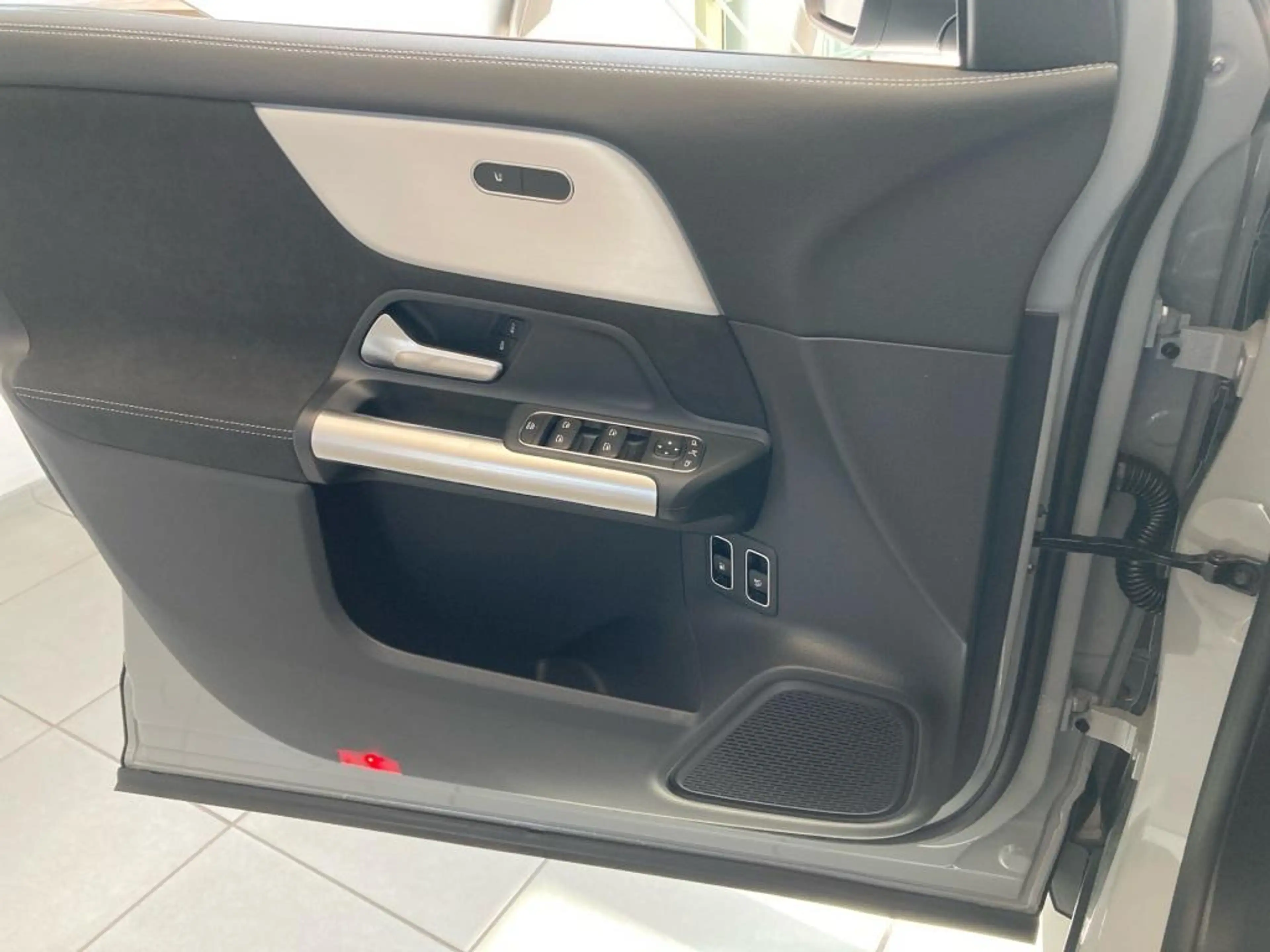 Mercedes-Benz GLA 250 e AMG-Line+Night+AHK+DISTRONIC+MULTIBEAM — photo 14
