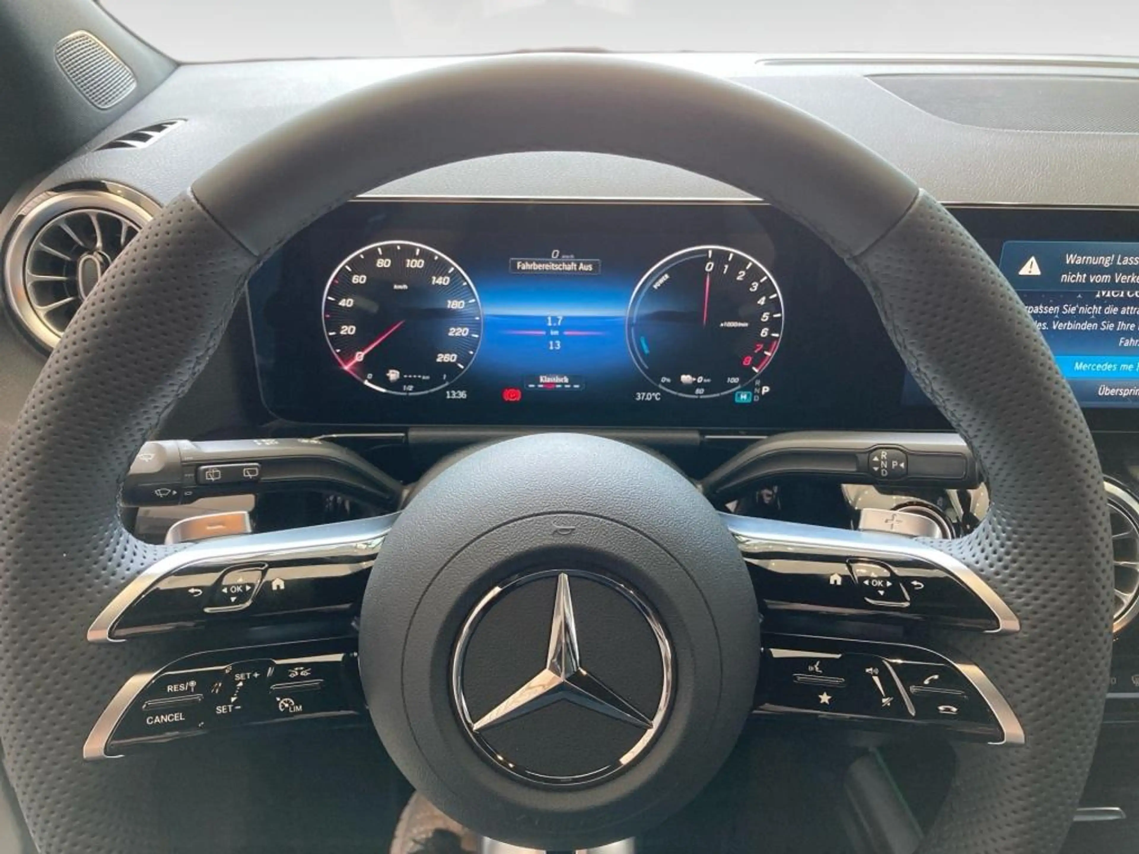Mercedes-Benz GLA 250 e AMG-Line+Night+AHK+DISTRONIC+MULTIBEAM — photo 12