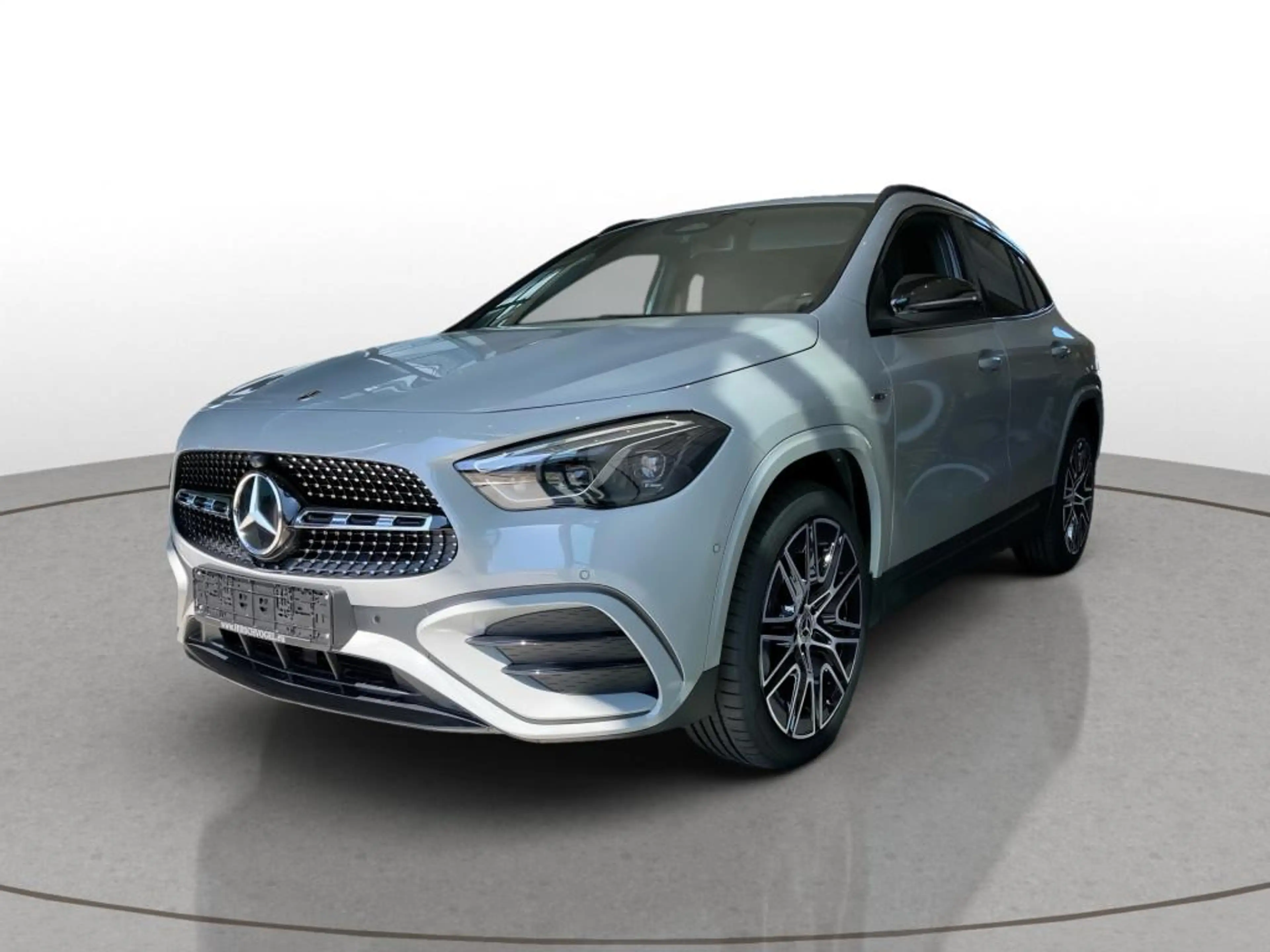 Mercedes-Benz GLA 250 e AMG-Line+Night+AHK+DISTRONIC+MULTIBEAM — photo 2