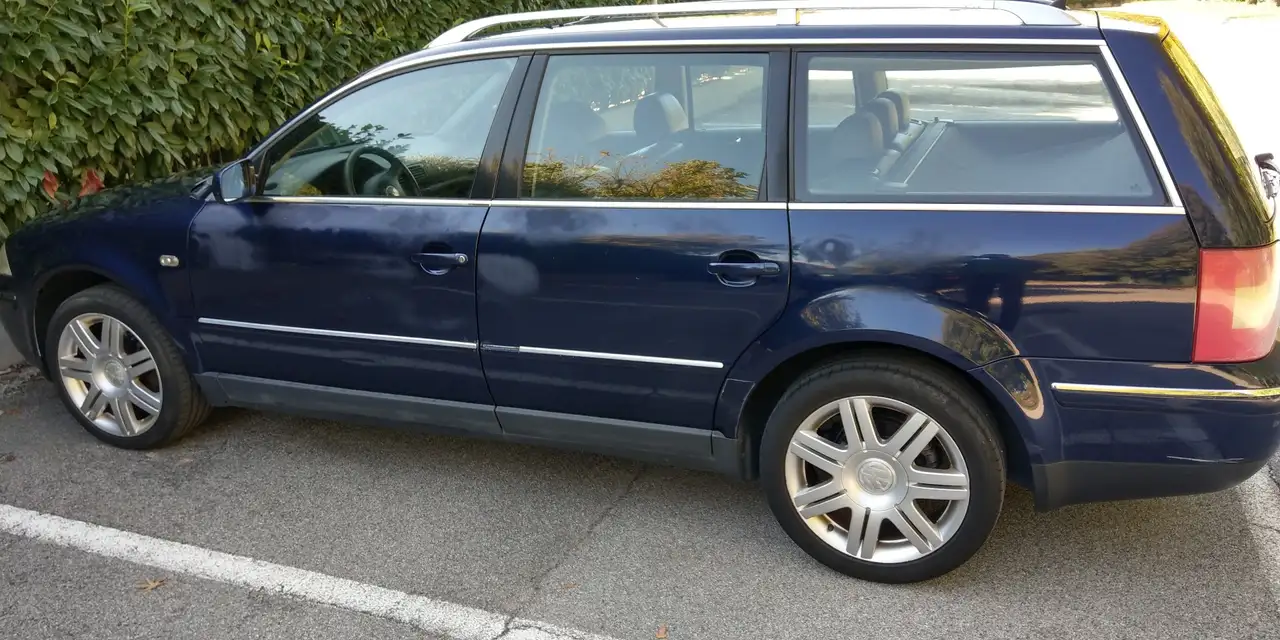 Volkswagen Passat Variant 1.9 tdi Highline 130cv tiptronic, foto 2