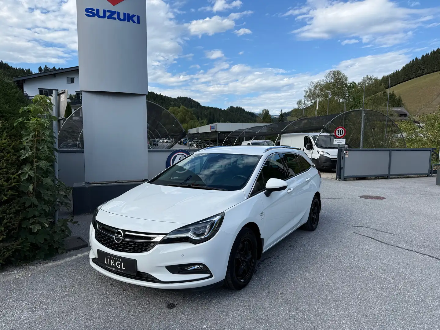 Opel Astra Spors Tourer 1.6 CDTI Innovation *LED* Weiß - 1
