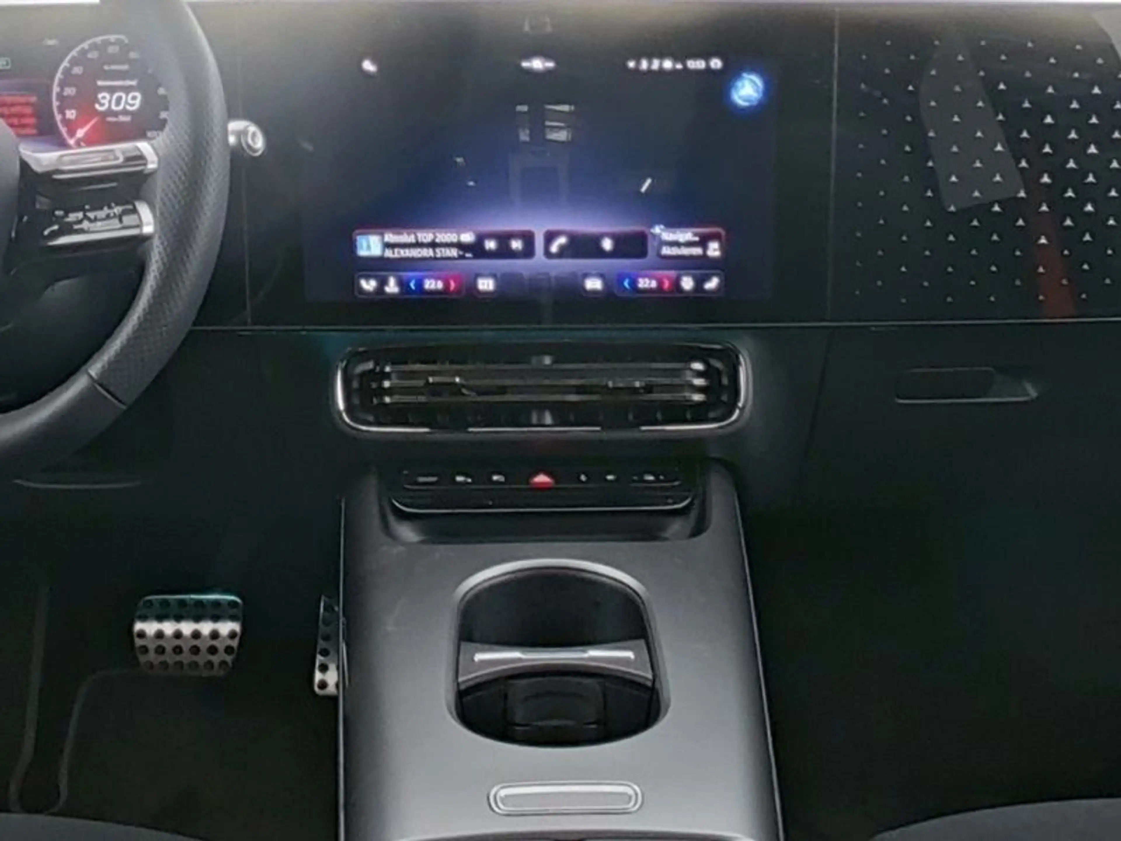Mercedes-Benz CLA 250 + EQ AMG-PREMIUM+ NIGHT PANO MEMORY DISTR — photo 5