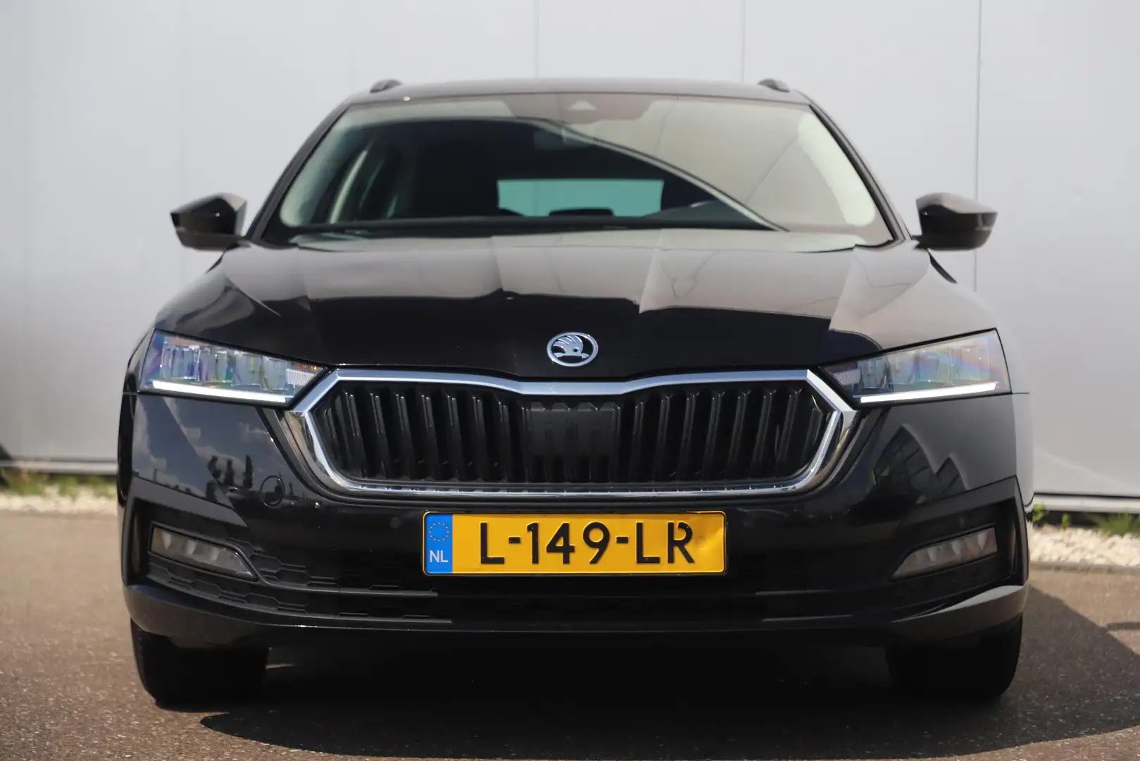 Skoda Octavia Combi 1.0 TSI Business Edition Virtual Navigatie C Noir - 2