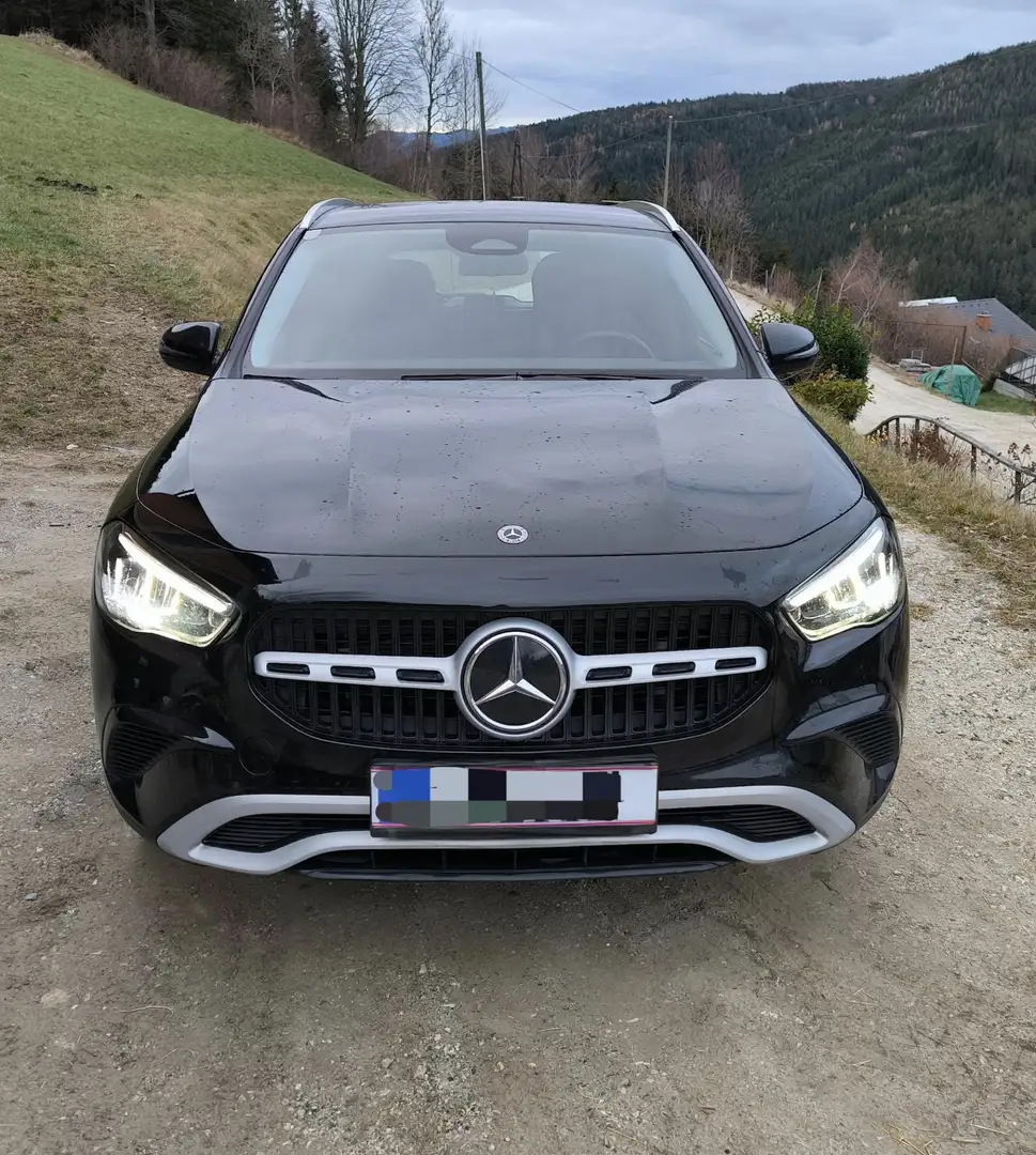 Mercedes-Benz GLA 180 7G-DCT Edition Progressive Line Schwarz - 1