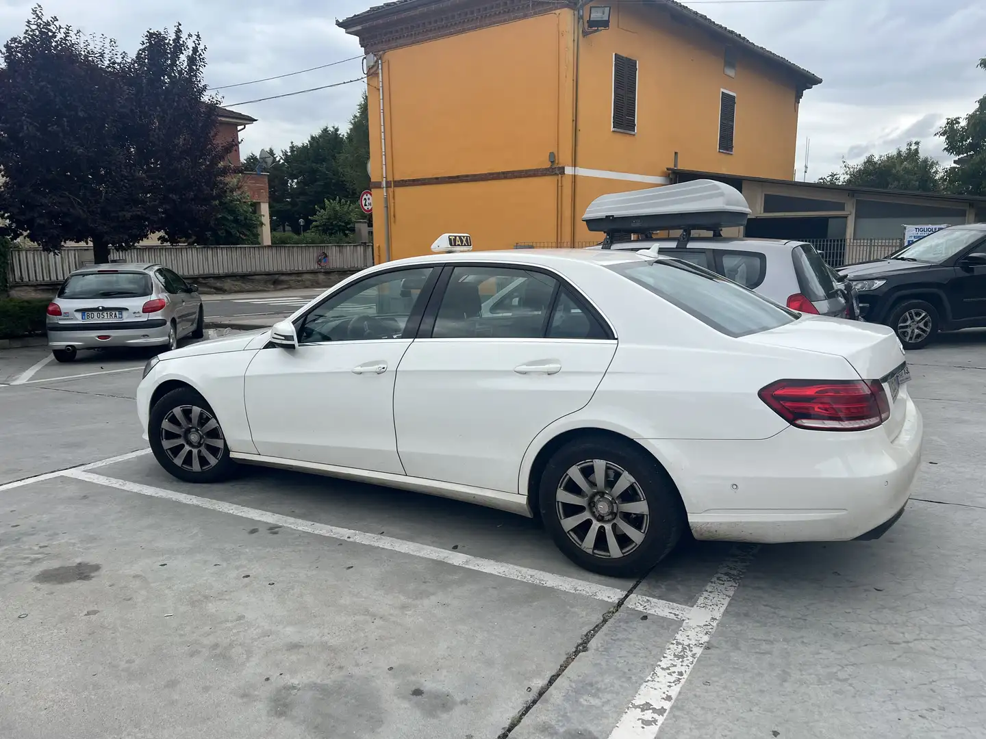 Mercedes-Benz E 200 full optional - 2
