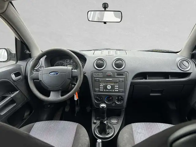 Ford Fusion view 4