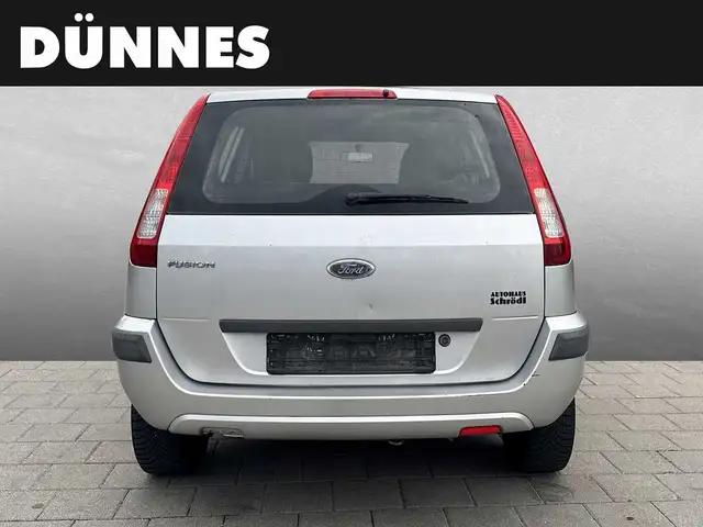Ford Fusion view 7