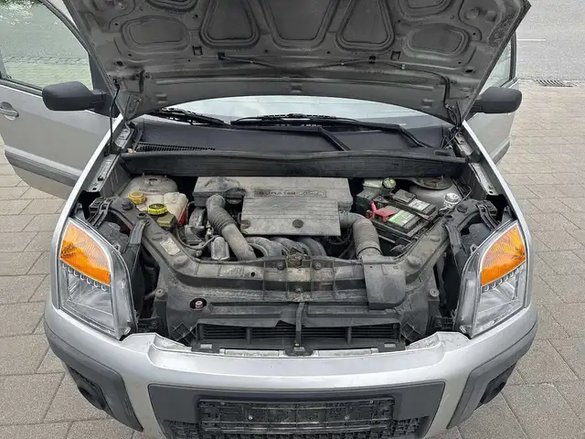 Ford Fusion view 10