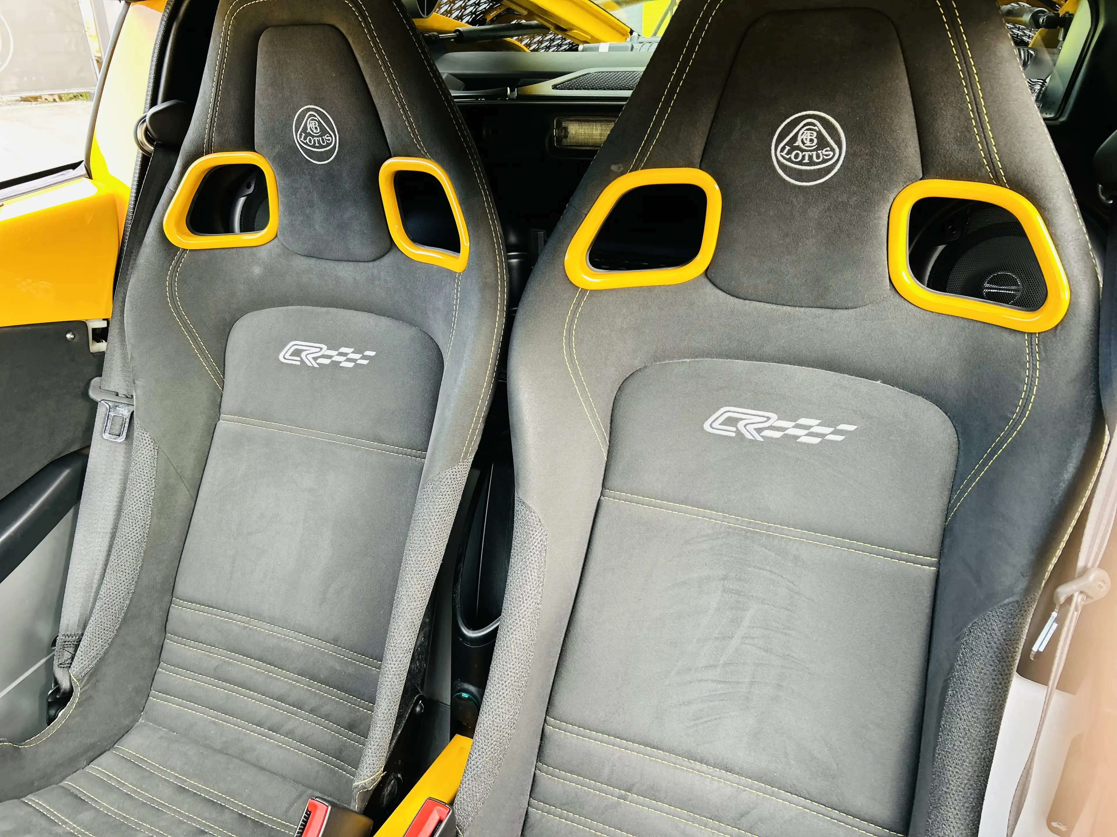 Lotus Exige 350 V6 Club Racer - gelb — photo 9