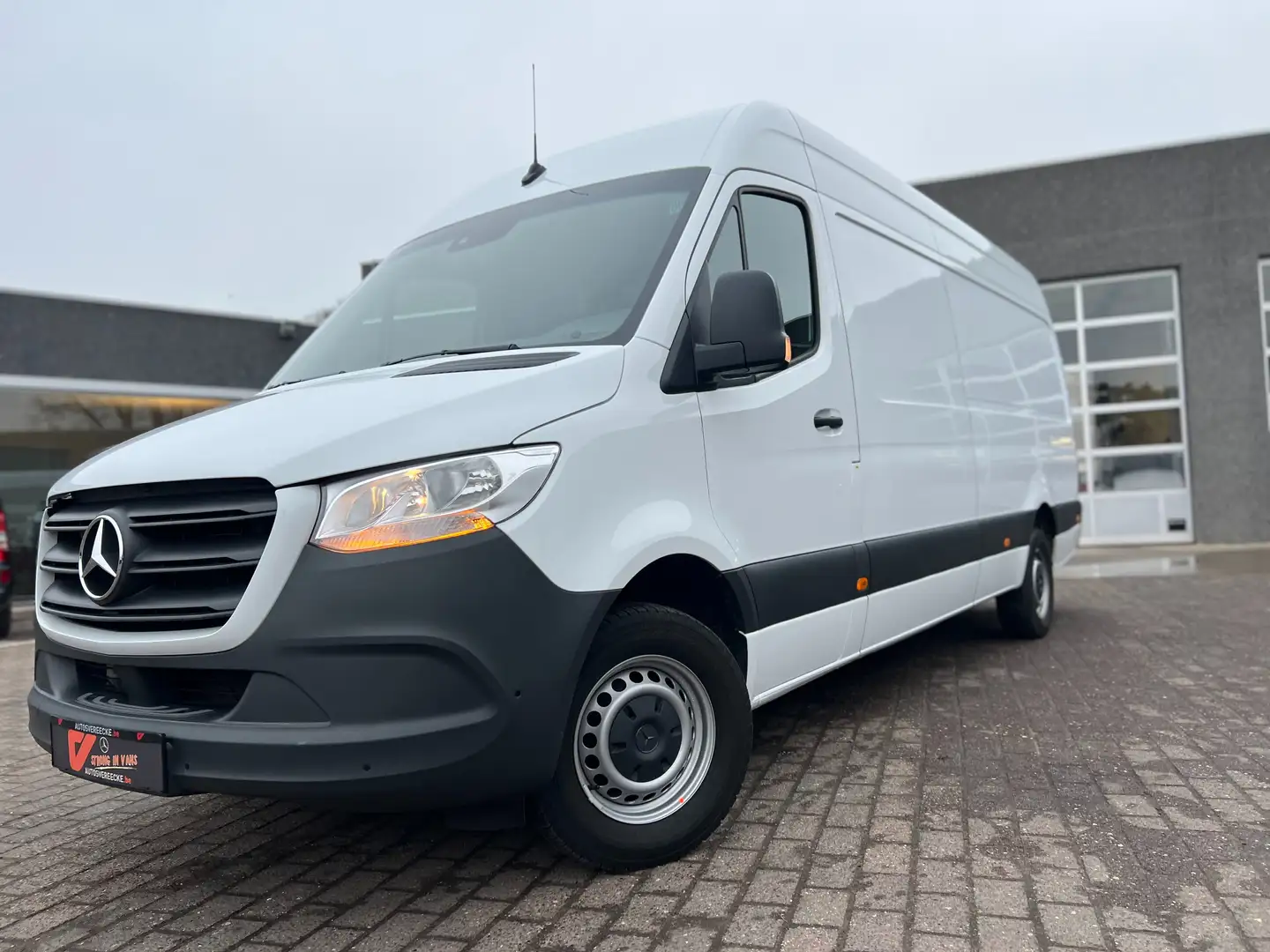 Mercedes-Benz Sprinter 317 L3H2 (37.250ex) 9G-TRONIC CAMERA PTS MBUX Blanco - 2