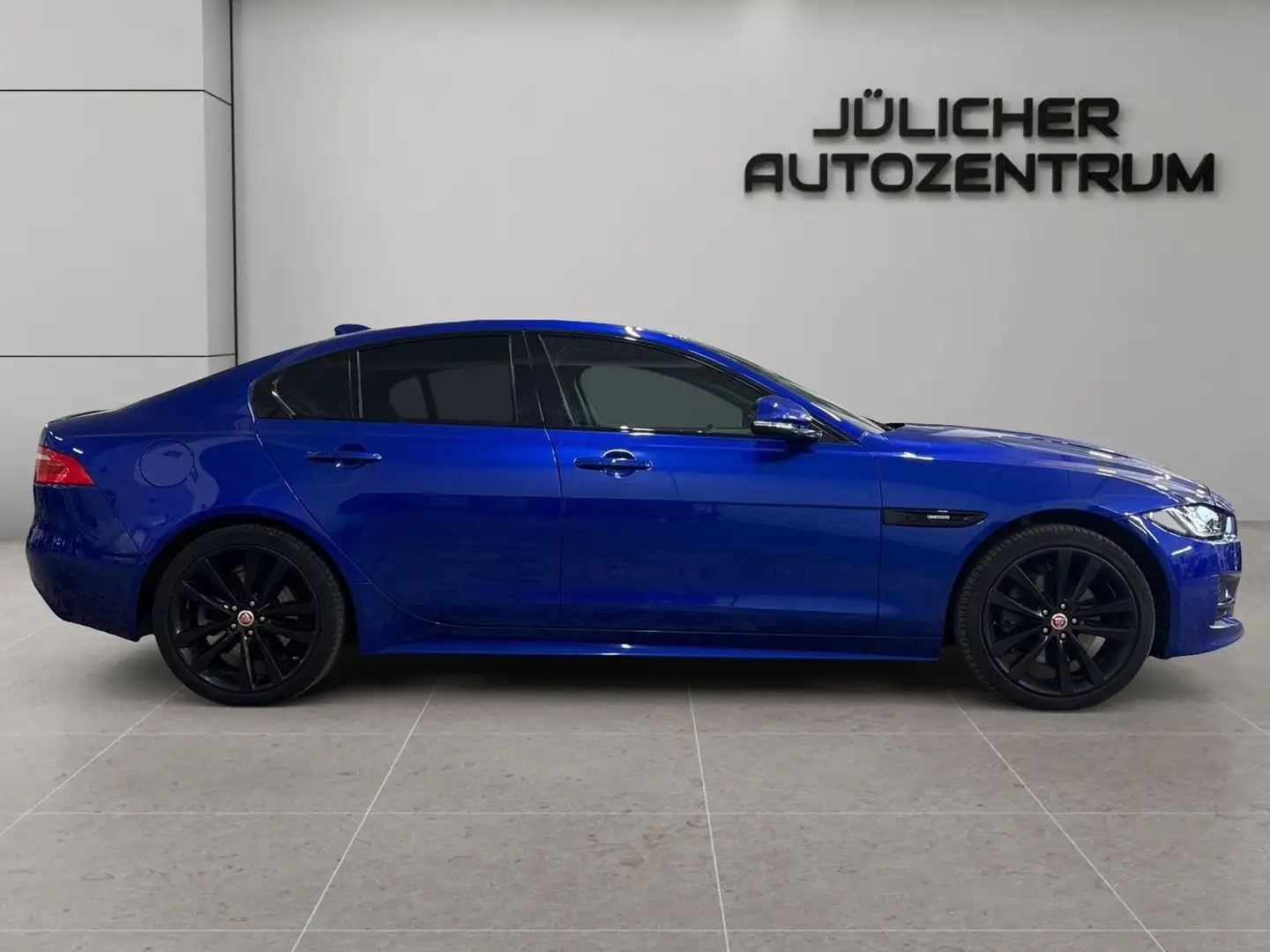 Jaguar XE 25d R-Sport AWD, 1.Hand, Insp. + Tüv Neu Blauw - 2