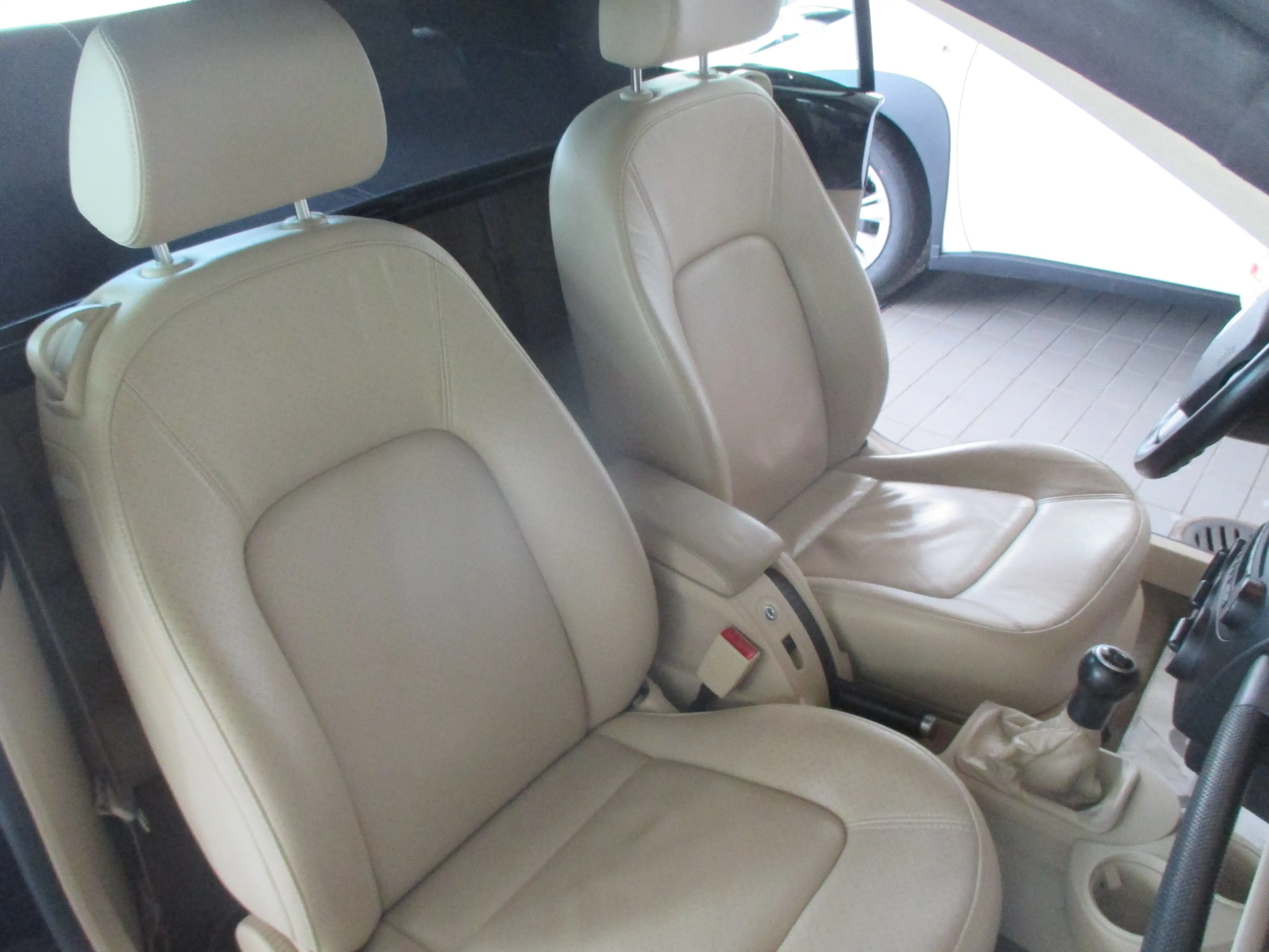 Volkswagen New Beetle Cabriolet 2.0i "Unikat"" — photo 13