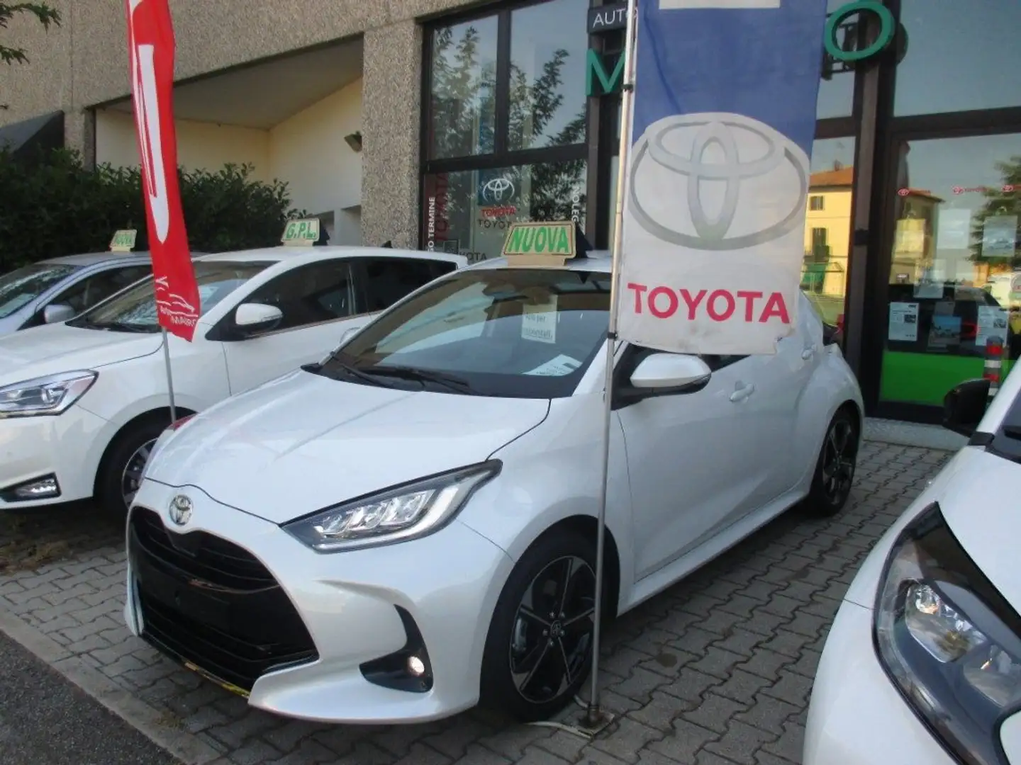 Toyota Yaris 1.5 130 Hybrid 5 porte Lounge - NEOPATENTATI Bianco - 1