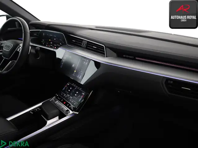 Audi E-Tron view 10