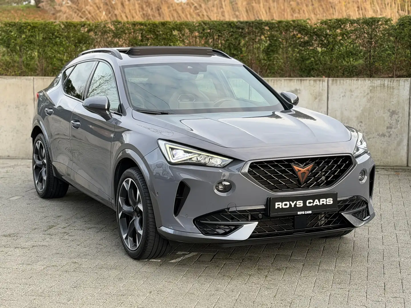 CUPRA Formentor VZ 1.4 e-Hybrid - PANO/TREKHAAK/CAMERA/KEYLESS Grijs - 1