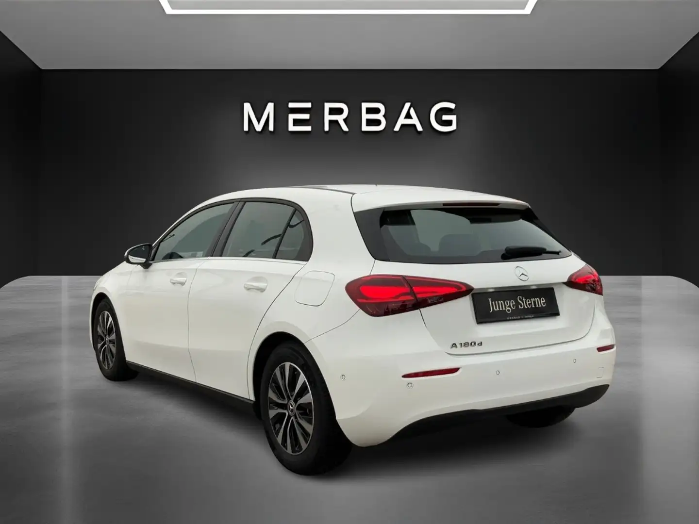 Mercedes-Benz A 180 d Kompaktlimousine Österreich-Edition Weiß - 2