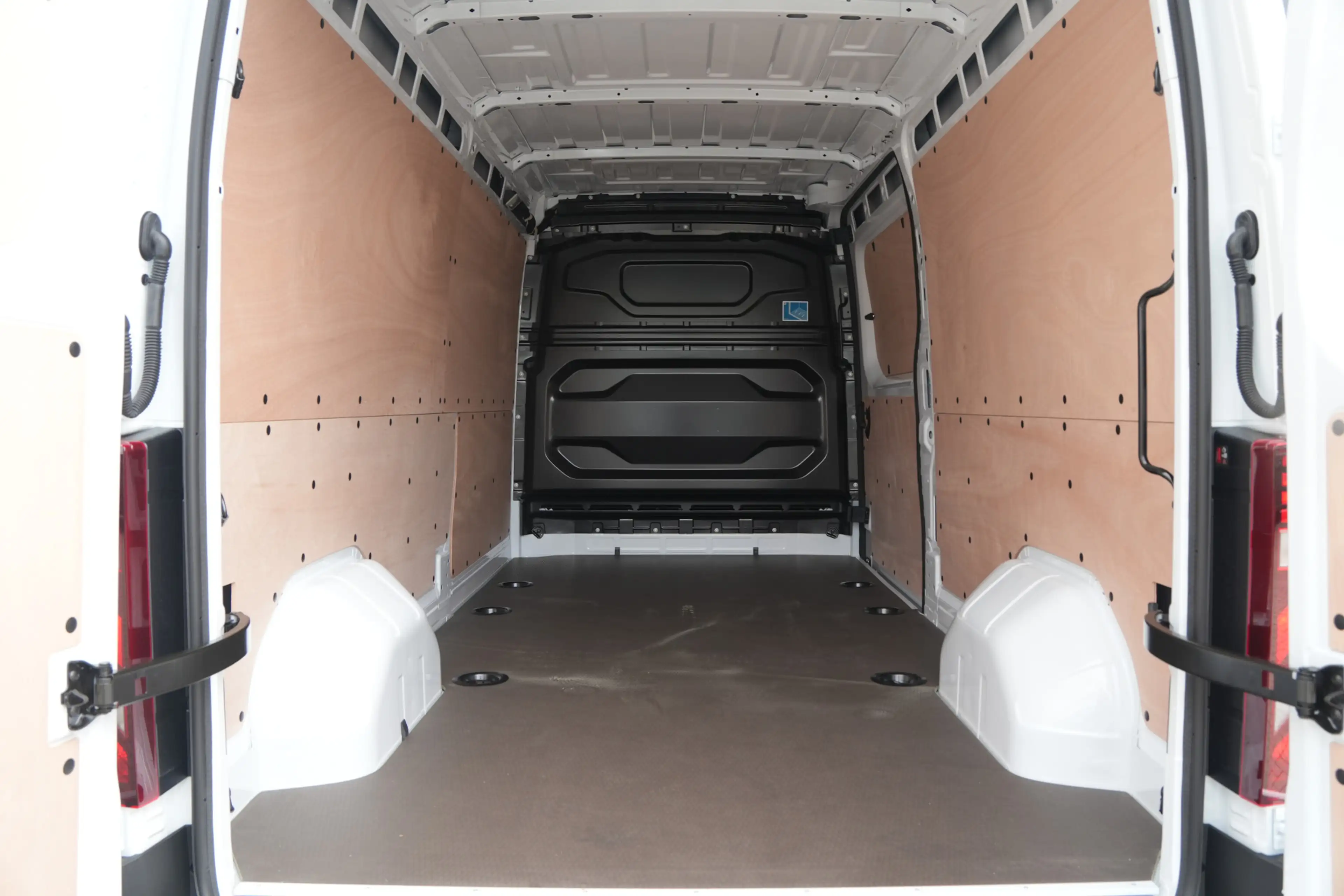 Renault Master E-Tech T35 L3H2 Advance Long Range 87 kWh 143pk - — photo 9
