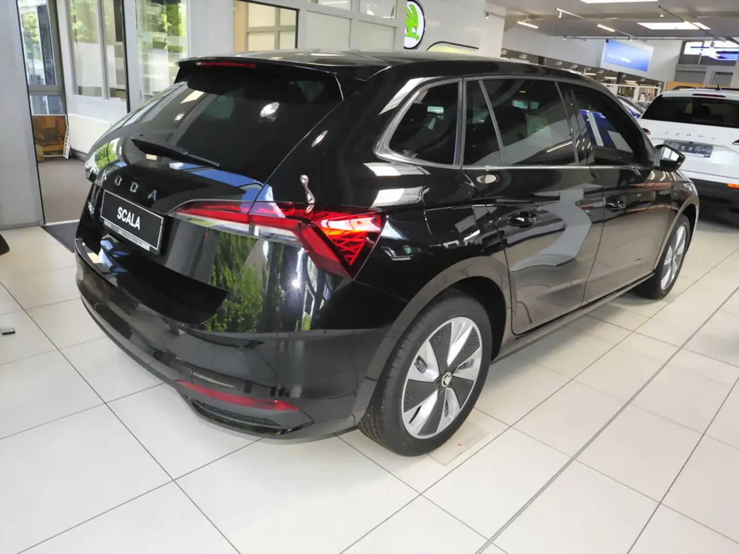 Skoda Scala 1,0 TSi Drive ACC PANO LED SmartLink Nero - 2