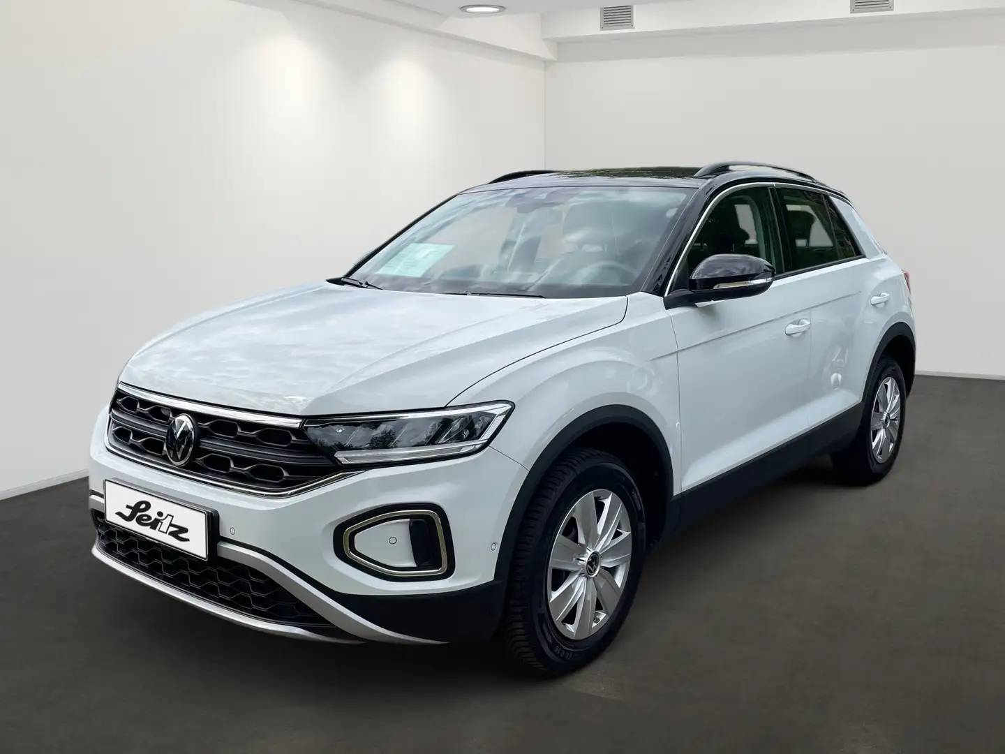 Volkswagen T-Roc 1.5 TSI Life *LED*KAMERA*NAVI*STANDHZG Wit - 2