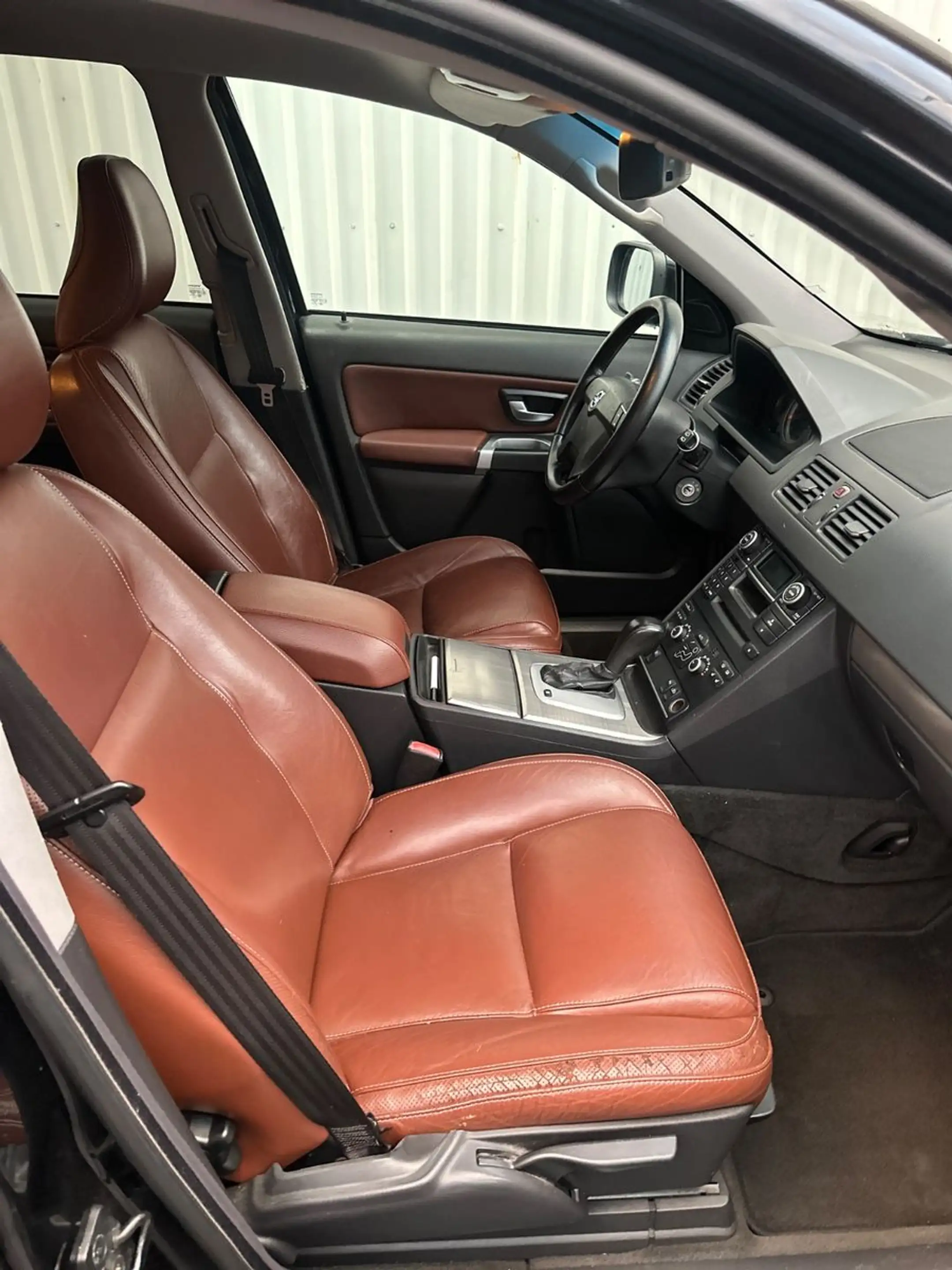 Volvo XC90 D5 Summum TÜV & Zahnriemen neu — photo 14