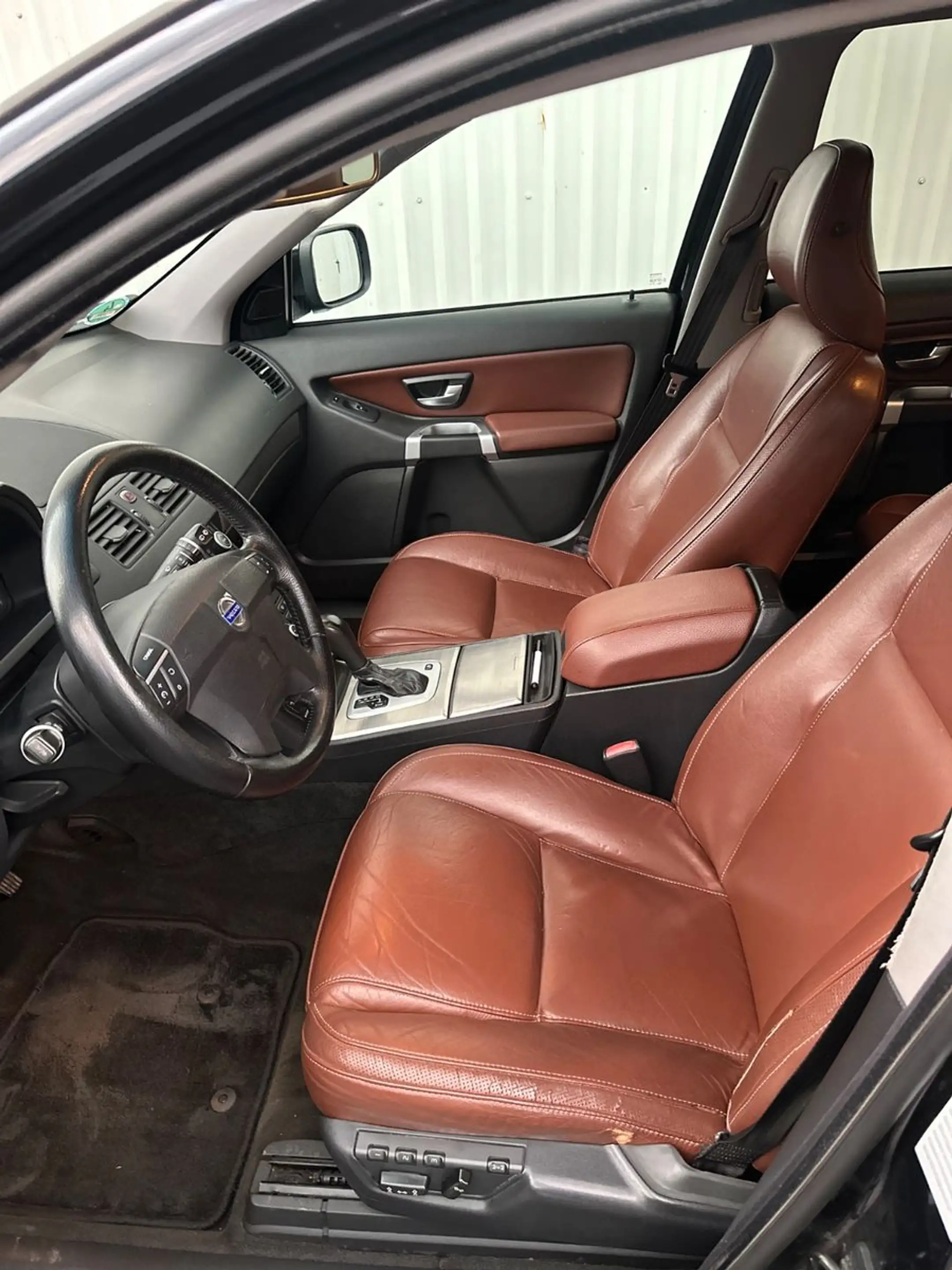 Volvo XC90 D5 Summum TÜV & Zahnriemen neu — photo 9