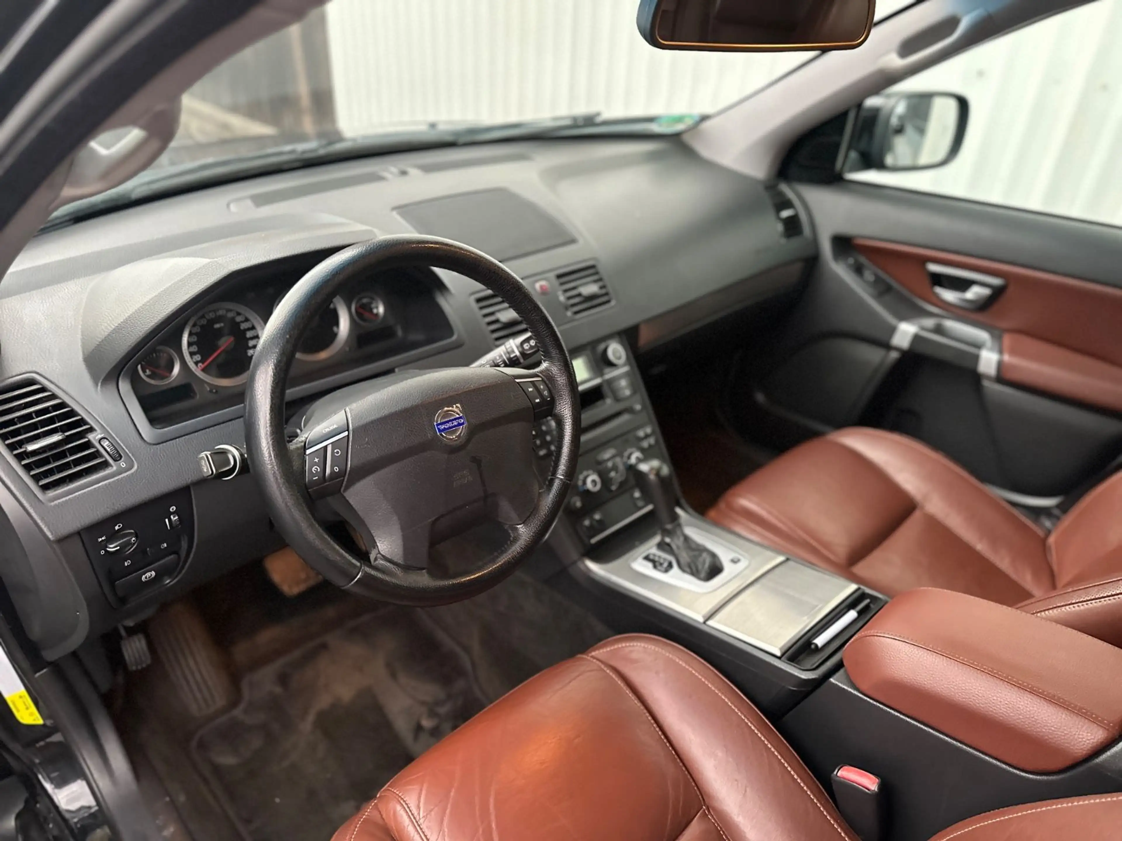 Volvo XC90 D5 Summum TÜV & Zahnriemen neu — photo 11