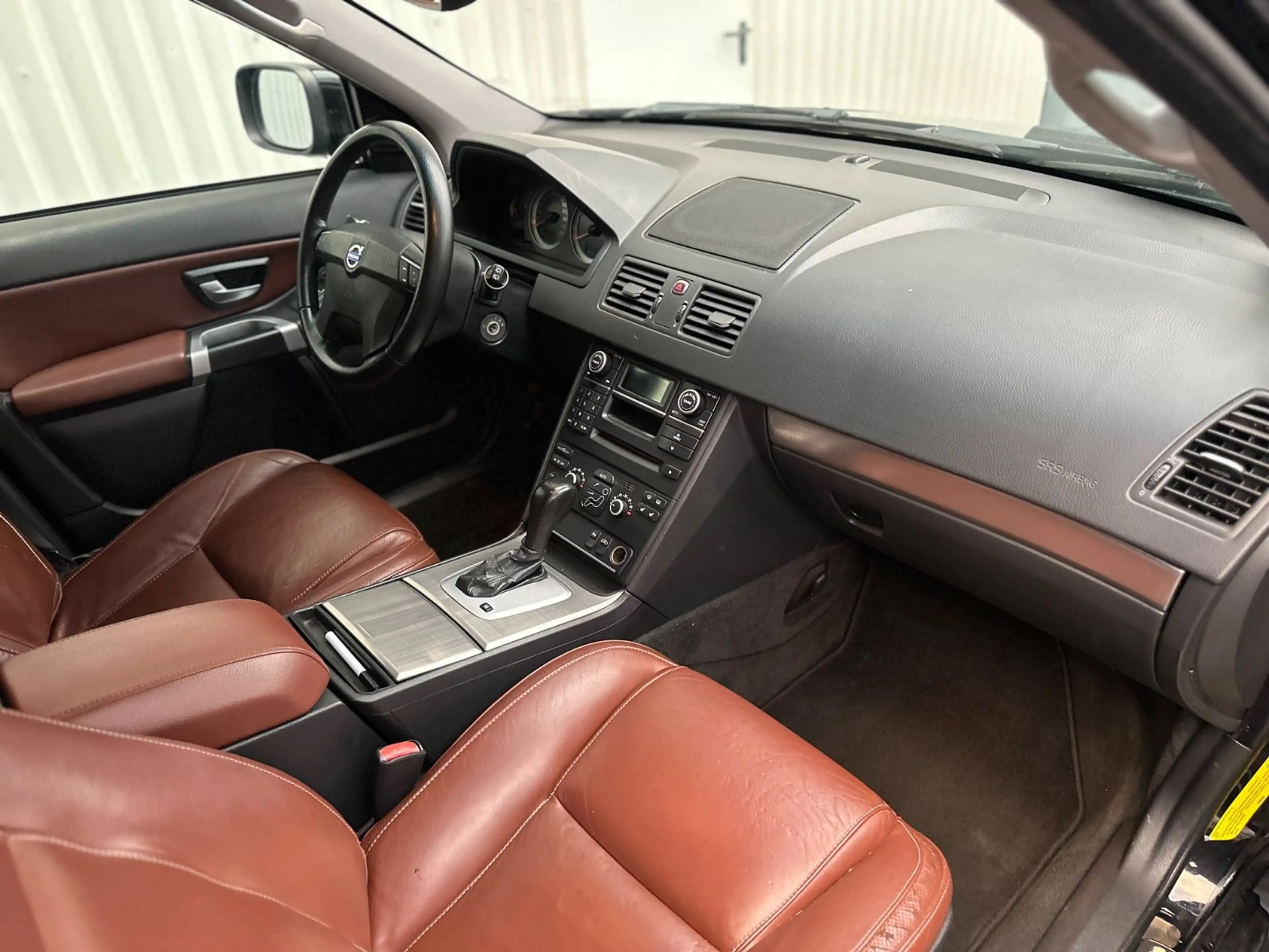 Volvo XC90 D5 Summum TÜV & Zahnriemen neu — photo 15