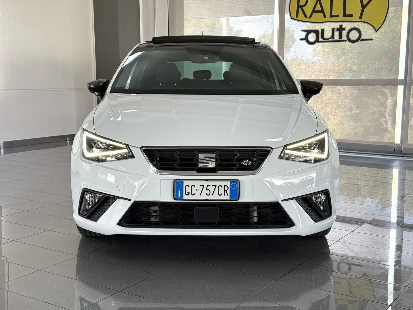 SEAT Ibiza FR 1.6 TDI Blanc - 2