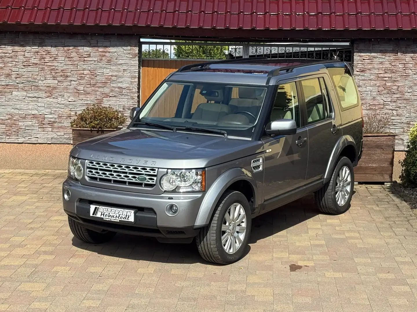 Land Rover Discovery SDV6 HSE *1.Hand,Service/TÜV Neu* Grau - 1