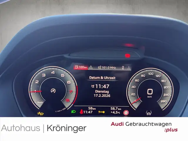 Audi Q2 view 12