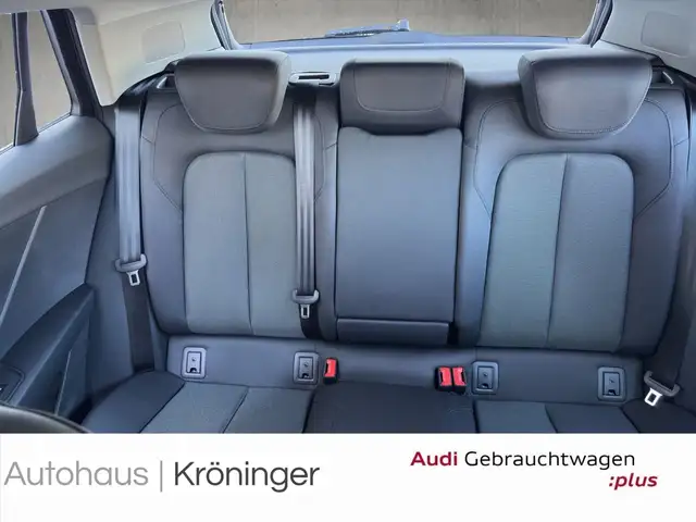Audi Q2 view 10
