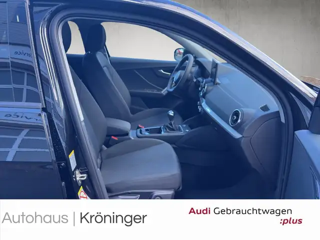 Audi Q2 view 9