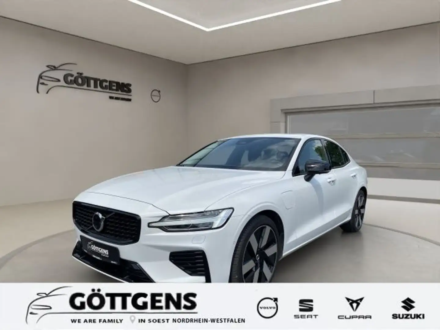 Volvo S60 Rech Ultimate T8 AWD PANO LED 360°19LM NAVI Blanc - 1