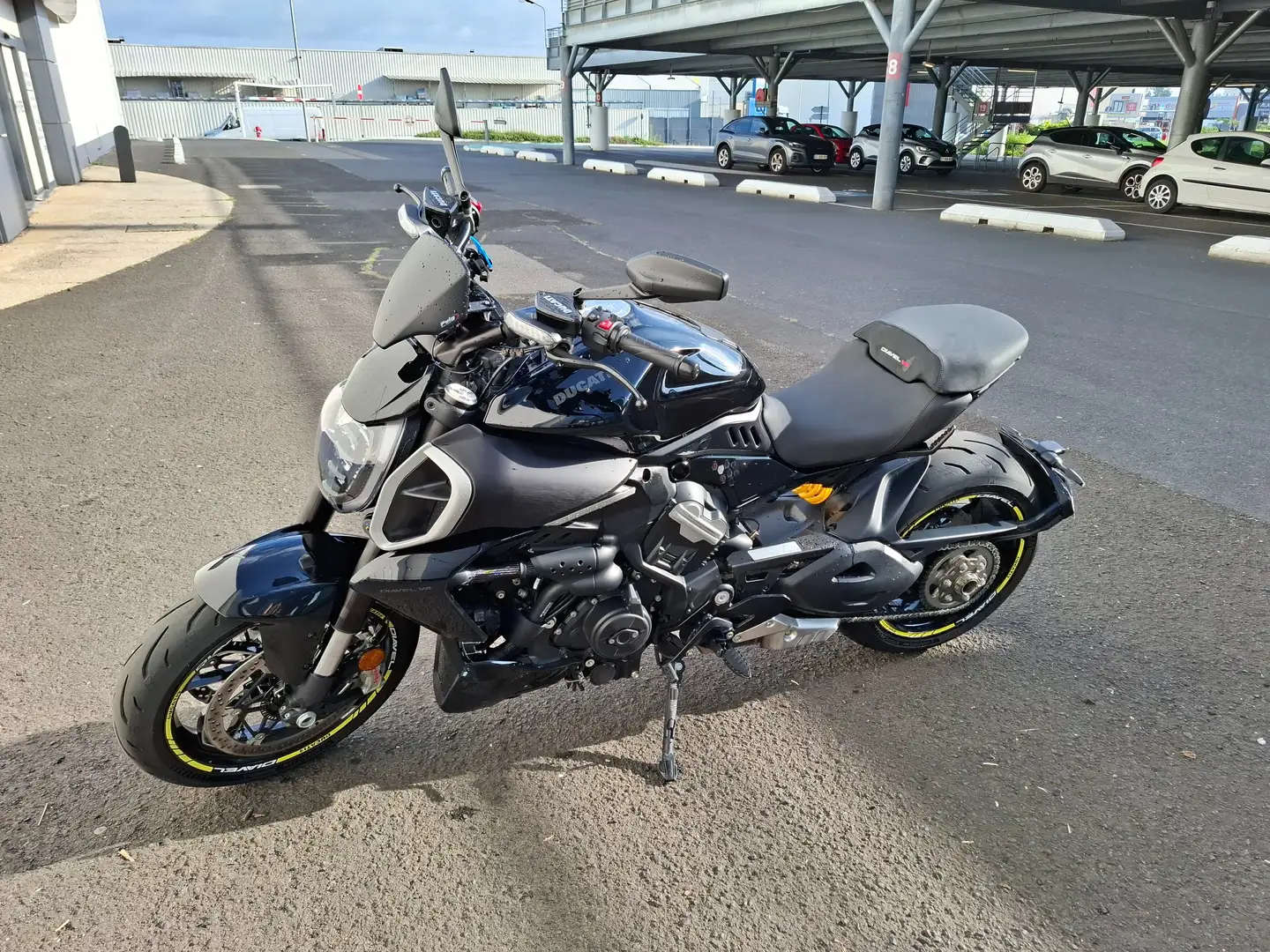 Ducati Diavel V4 Noir - 2